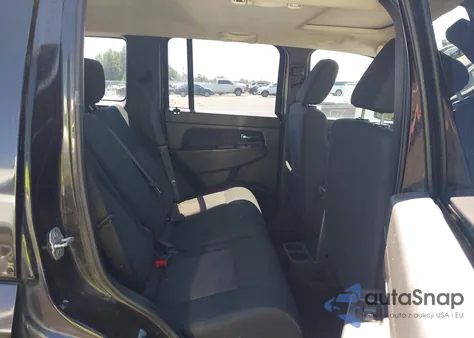 2009 Jeep Liberty Sport из США, поврежденный, VIN 1J8GP28K99W527372